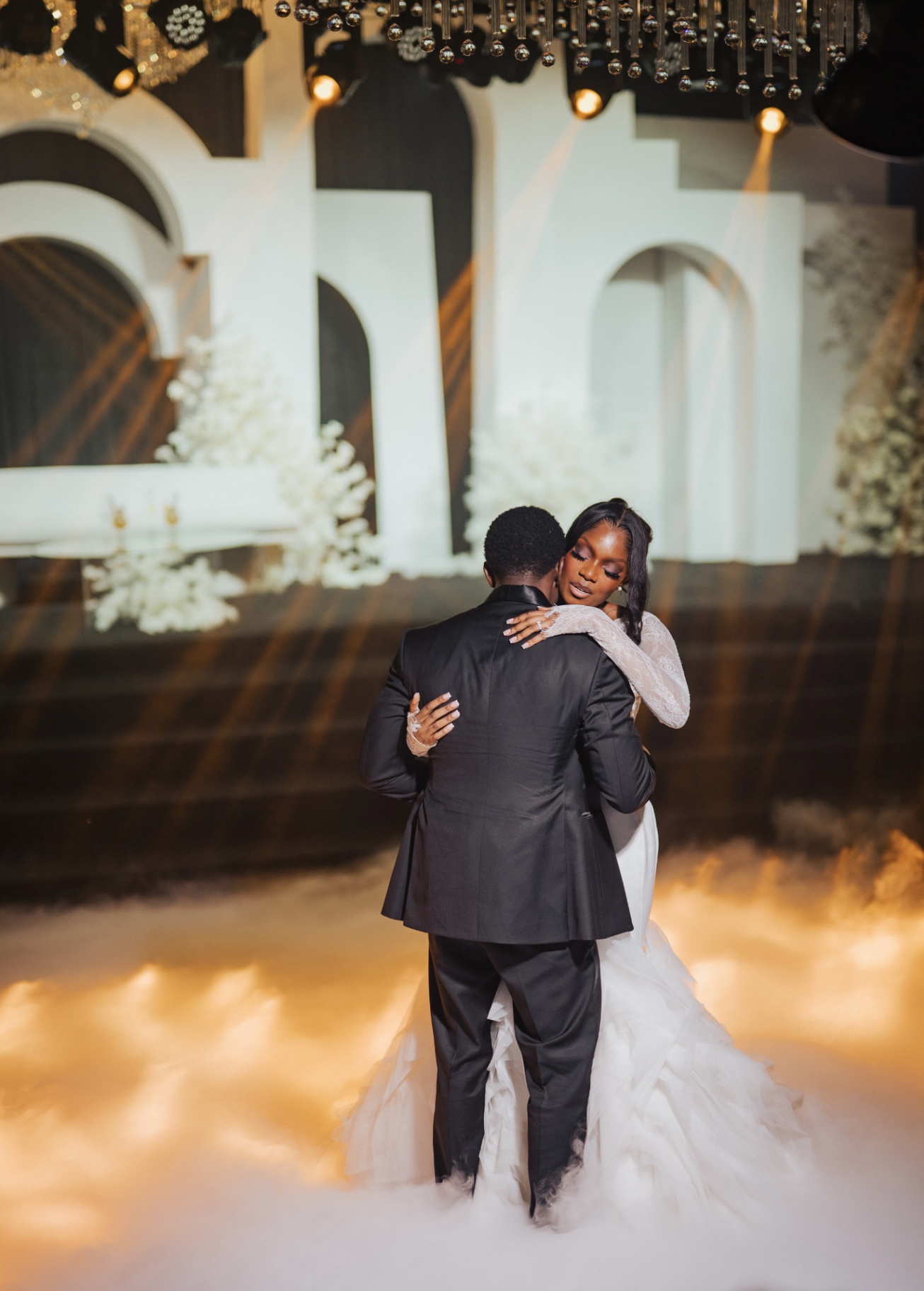 First dance in a cloud of low-lying fog